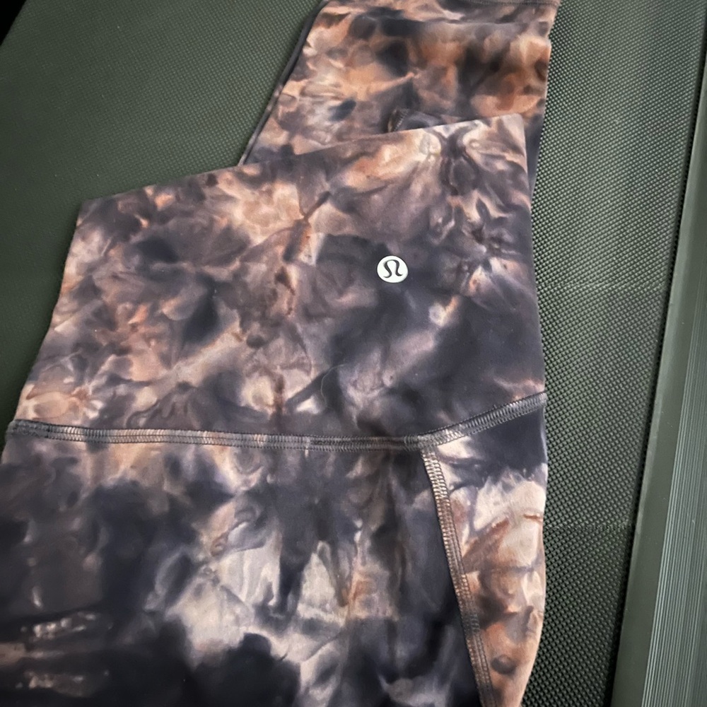 Brand new, worn once align lulu lemon leggings size 6